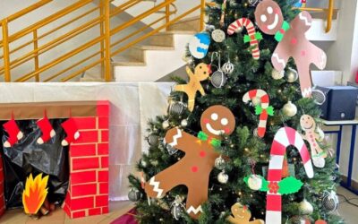 Božićno uređenje škole